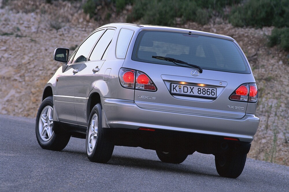 Lexus RX 1 поколение (1998-2003) кроссовер