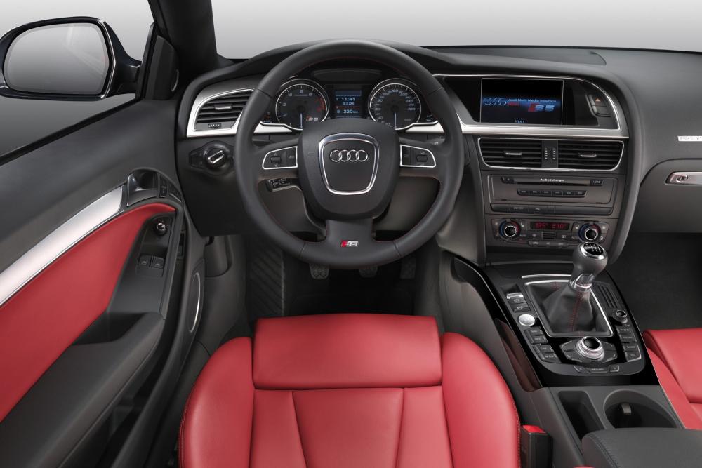Audi S5 1 поколение 8T Купе интерьер
