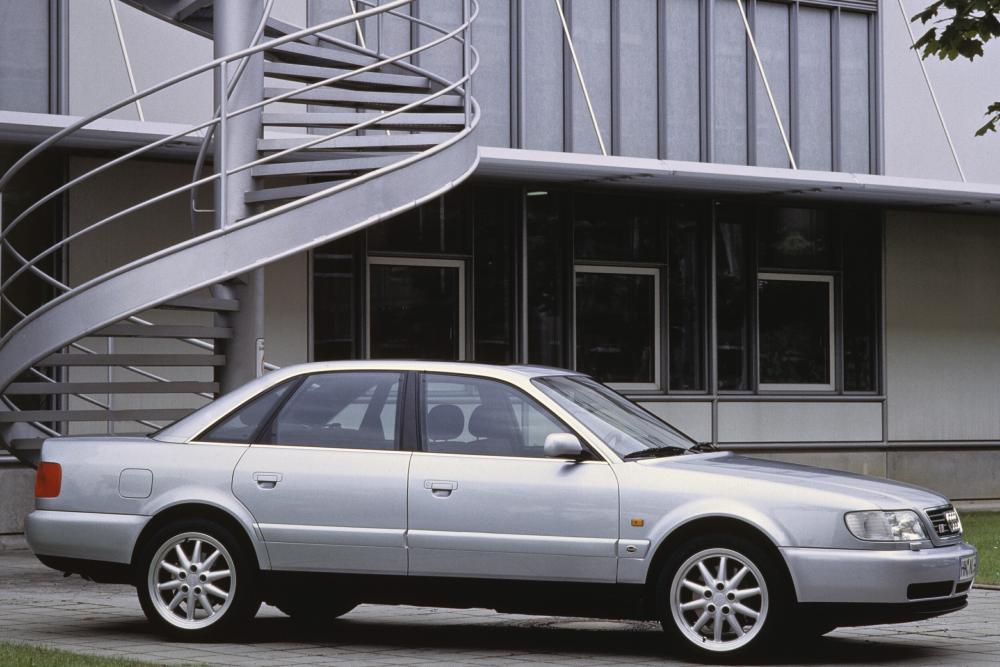 Audi S6 C4 (1994-1997) Седан