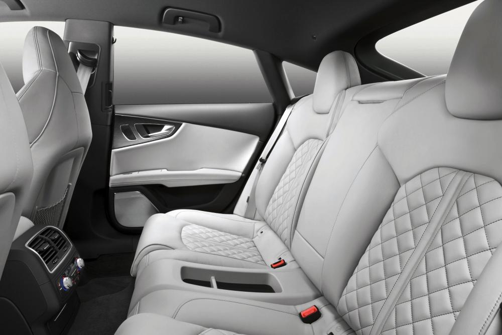 Audi S7 4G (2012-2014) Sportback лифтбэк интерьер 