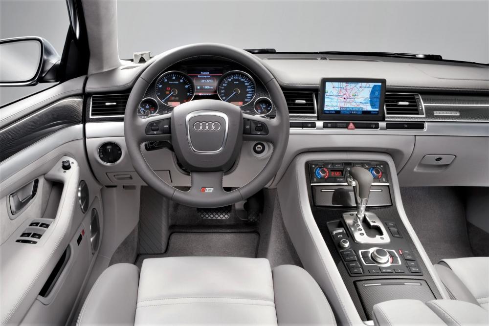 Audi S8 D3 (2005-2008) Седан интерьер 