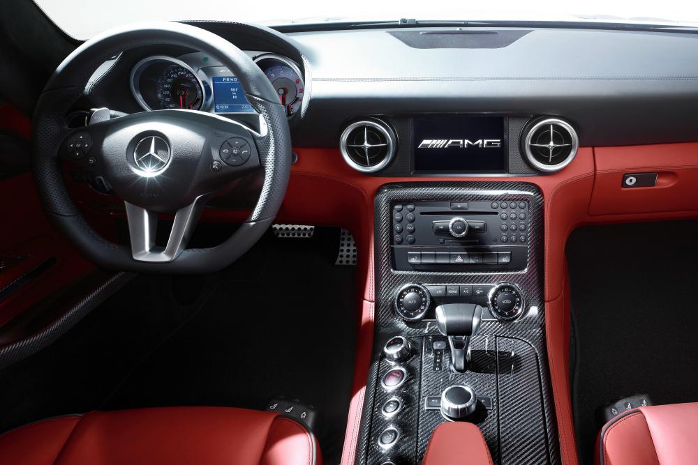 Mercedes-Benz SLS AMG C197 интерьер 