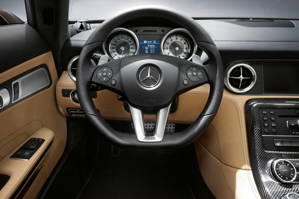 Mercedes-Benz SLS AMG R197 (2011-2014) Родстер интерьер 