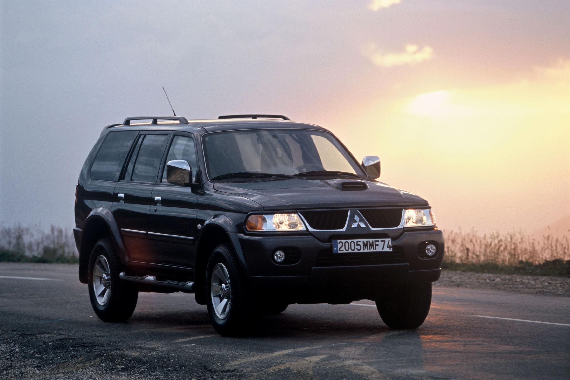 Митсубиси паджеро спорт поколения. Mitsubishi Pajero Sport 2005. Мицубиси Паджеро спорт 2005. Митсубиши Паджеро спорт 2005. Mitsubishi Pajero Sport 1.