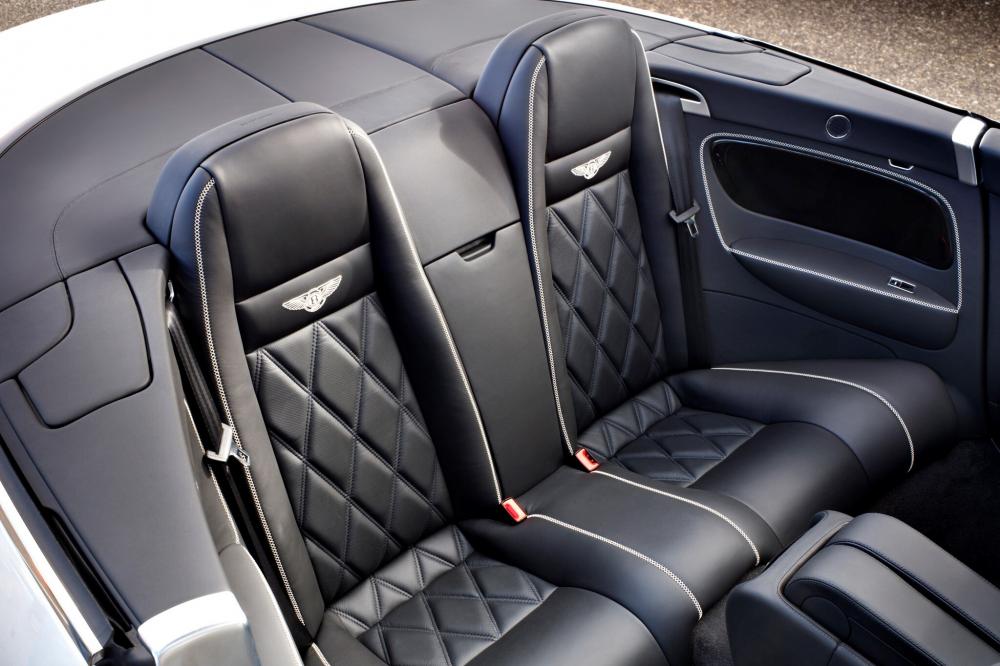 Bentley Continental GT 1 поколение Кабриолет интерьер