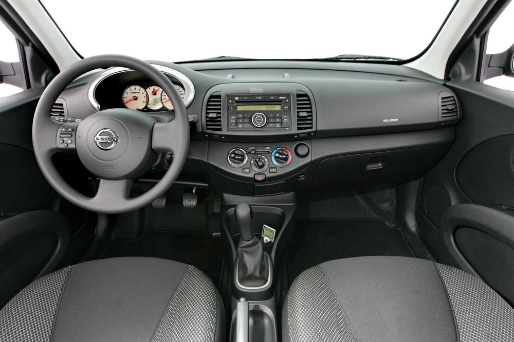 Nissan Micra 3 поколение K12C [рестайлинг] (2007-2010) Хетчбэк 5-дв. интерьер 