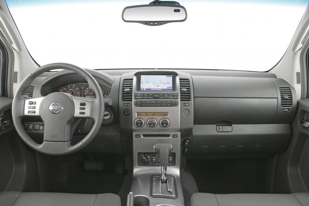 Nissan Navara D40 (2005-2010) Пикап интерьер 
