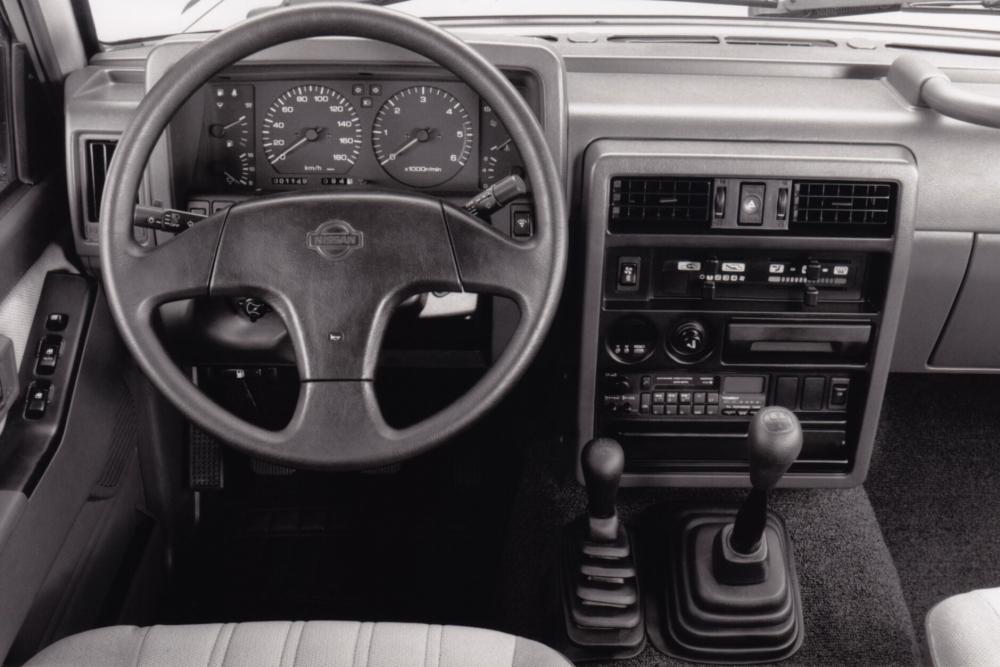 Nissan Patrol 4 поколение Y60 Внедорожник 3-дв.