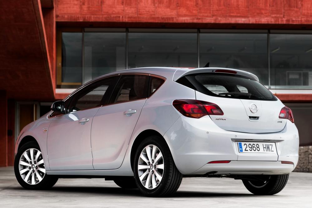 Opel Astra J рестайлинг (2011-2018) Хетчбэк 5-дв.