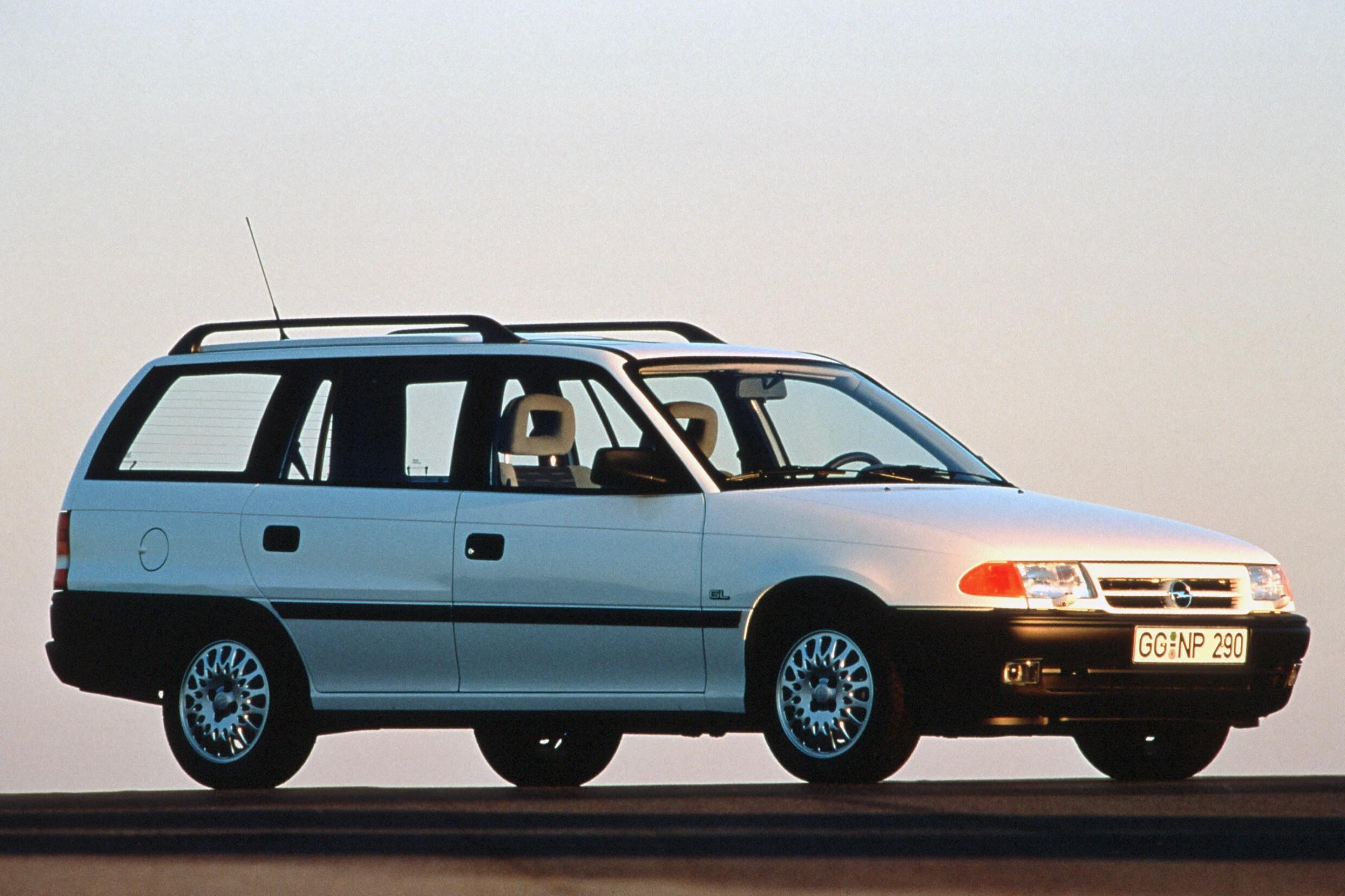 Караван простой. Opel Astra 1994 универсал. Opel Astra f Caravan.