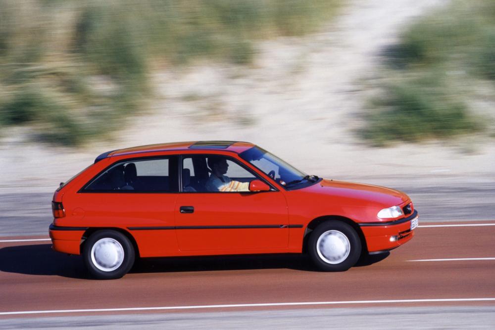 Opel Astra 1 поколение F [рестайлинг] (1994-1998) Хетчбэк 3-дв.