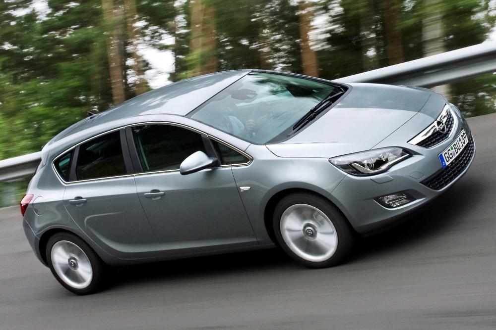 Opel Astra J (2009-2012) Хетчбэк 5-дв.