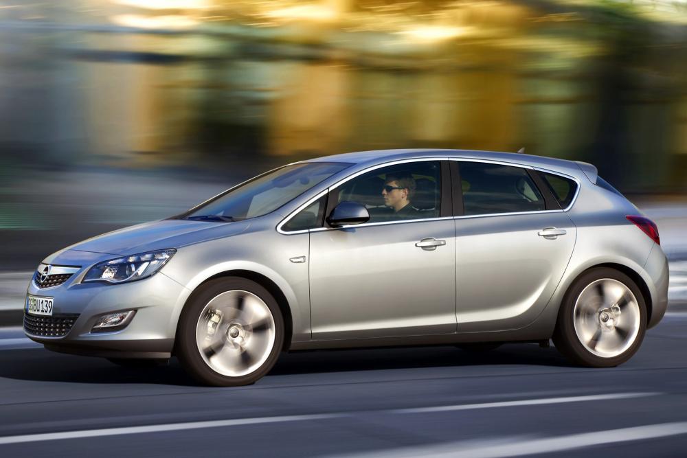 Opel Astra J (2009-2012) Хетчбэк 5-дв.