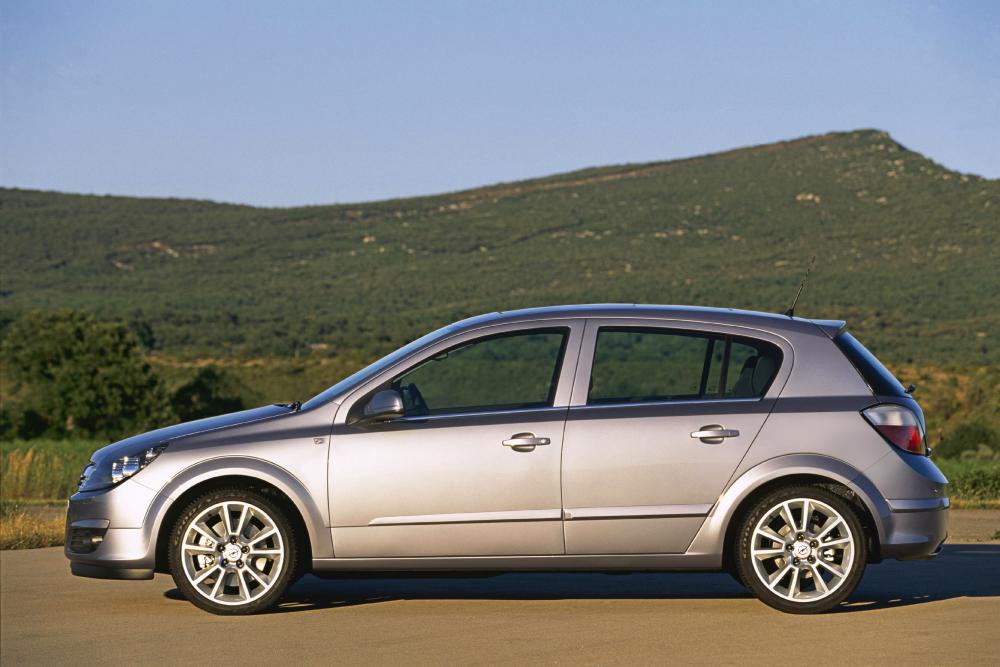 Opel Astra H (2004-2007) Хетчбэк