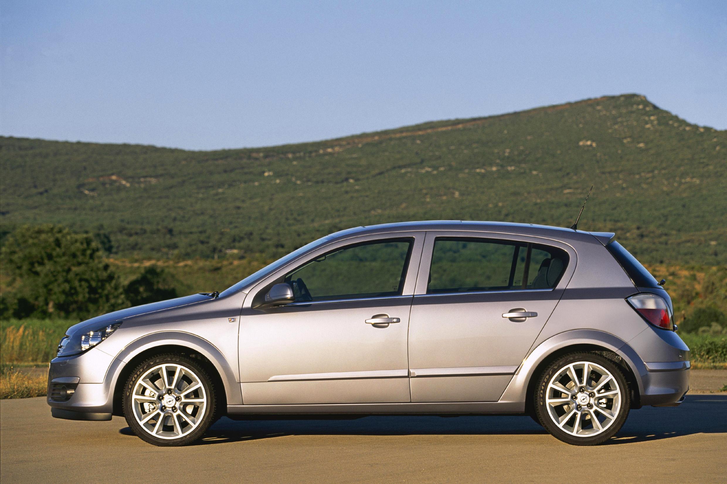Форум хэтчбек. Opel Astra 2004. Opel Astra h (2004-2007). Opel Astra 2004 хэтчбек.