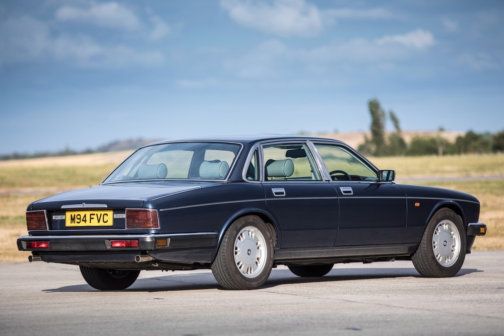 Jaguar XJ 2 поколение XJ40 (1986-1994) седан 