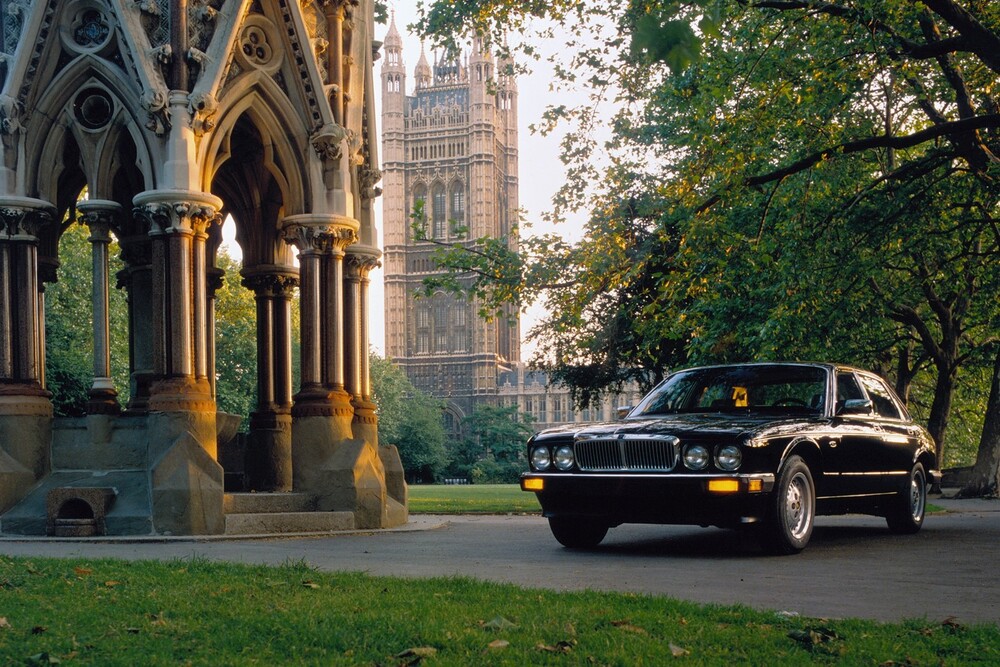 Jaguar XJ 2 поколение XJ40 (1986-1994) седан 