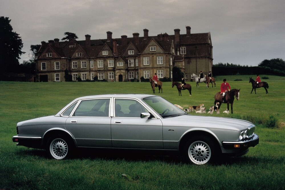 Jaguar XJ 2 поколение XJ40 (1986-1994) седан 