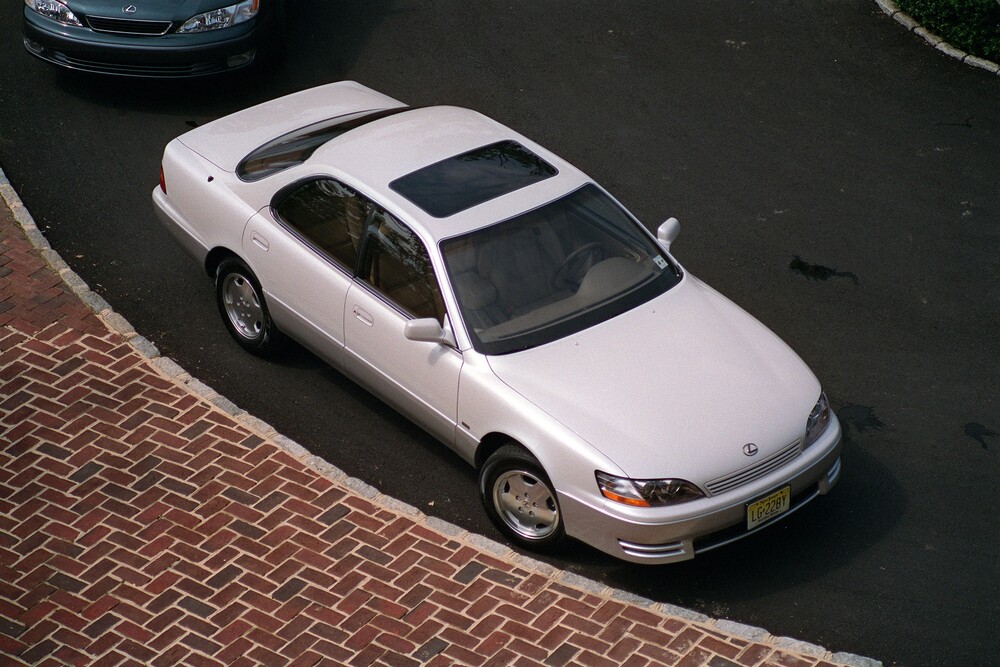 Lexus ES 2 поколение [рестайлинг] (1994-1996) седан