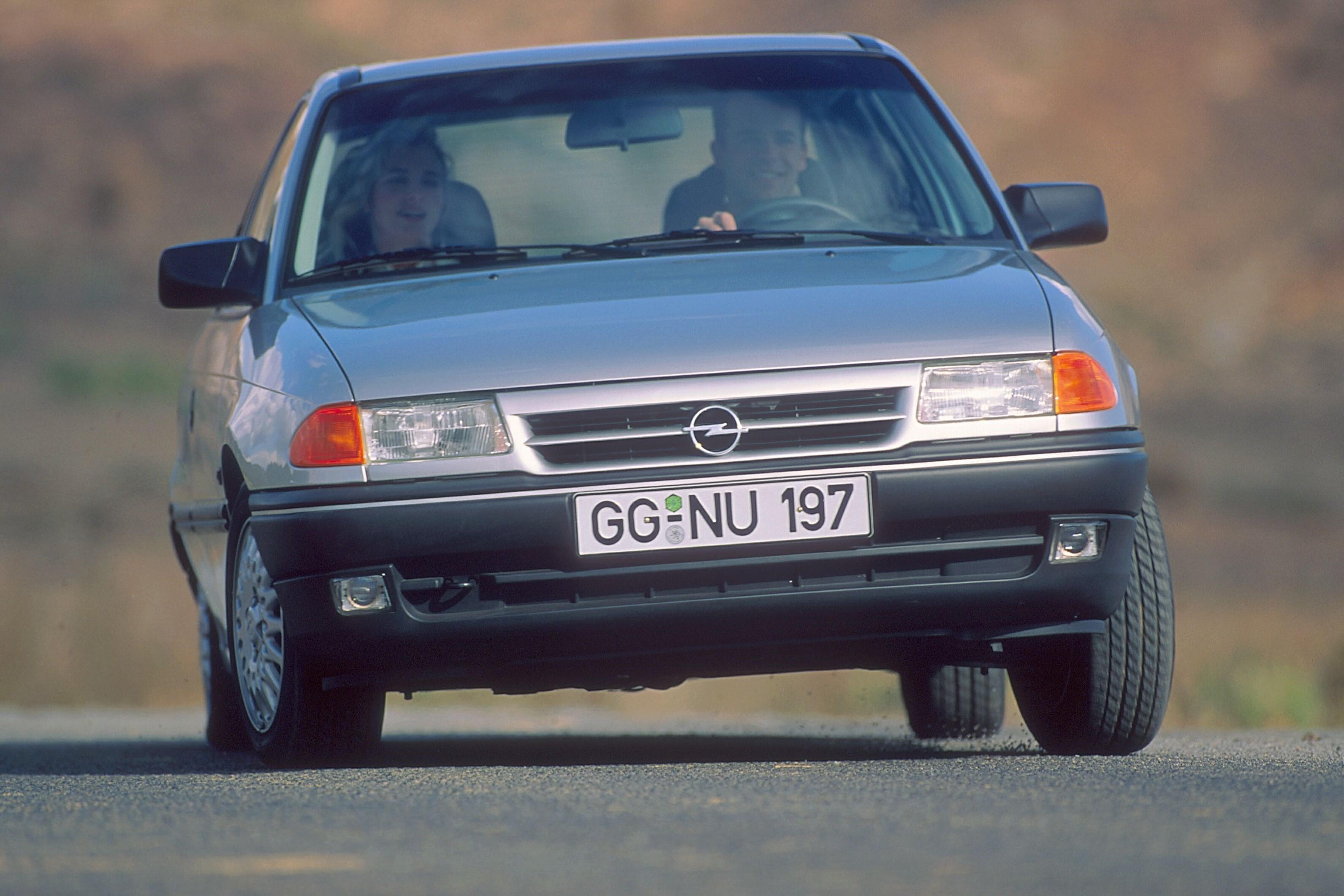 Опель 1 поколение. Opel Astra f 1991. Opel Astra 1991. Opel Astra f 1991-1998. Opel Astra f 1994.