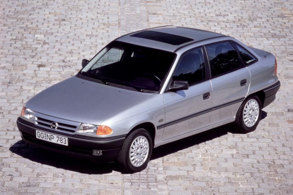 Opel Astra 1 поколение F (1992-1994) Седан