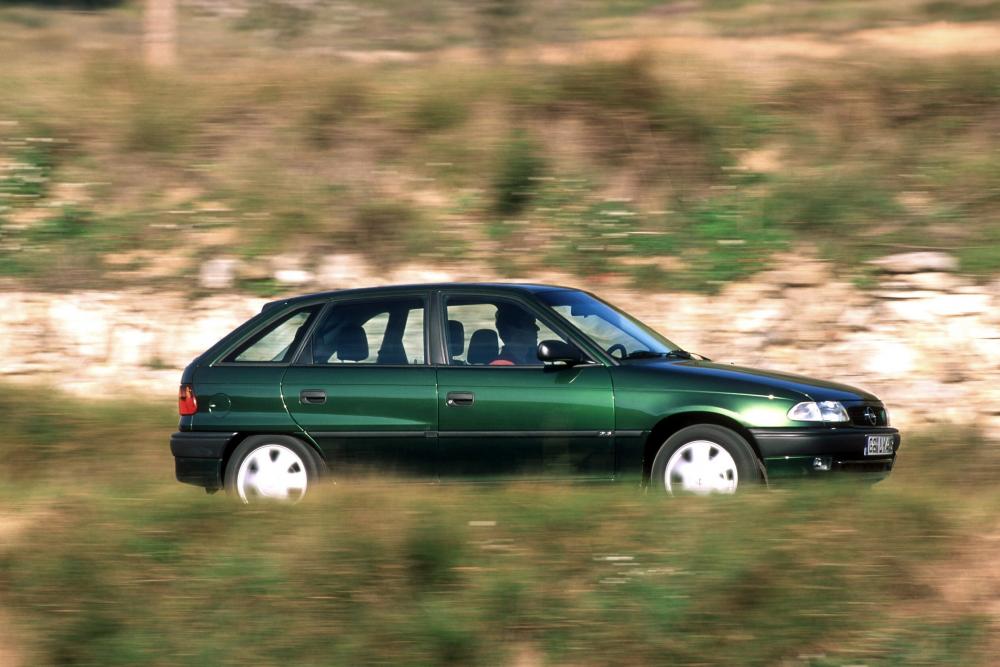 Opel Astra 1 поколение F [рестайлинг] (1994-1998) Хетчбэк 5-дв.