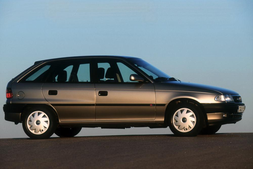 Opel Astra 1 поколение F [рестайлинг] (1994-1998) Хетчбэк 5-дв.