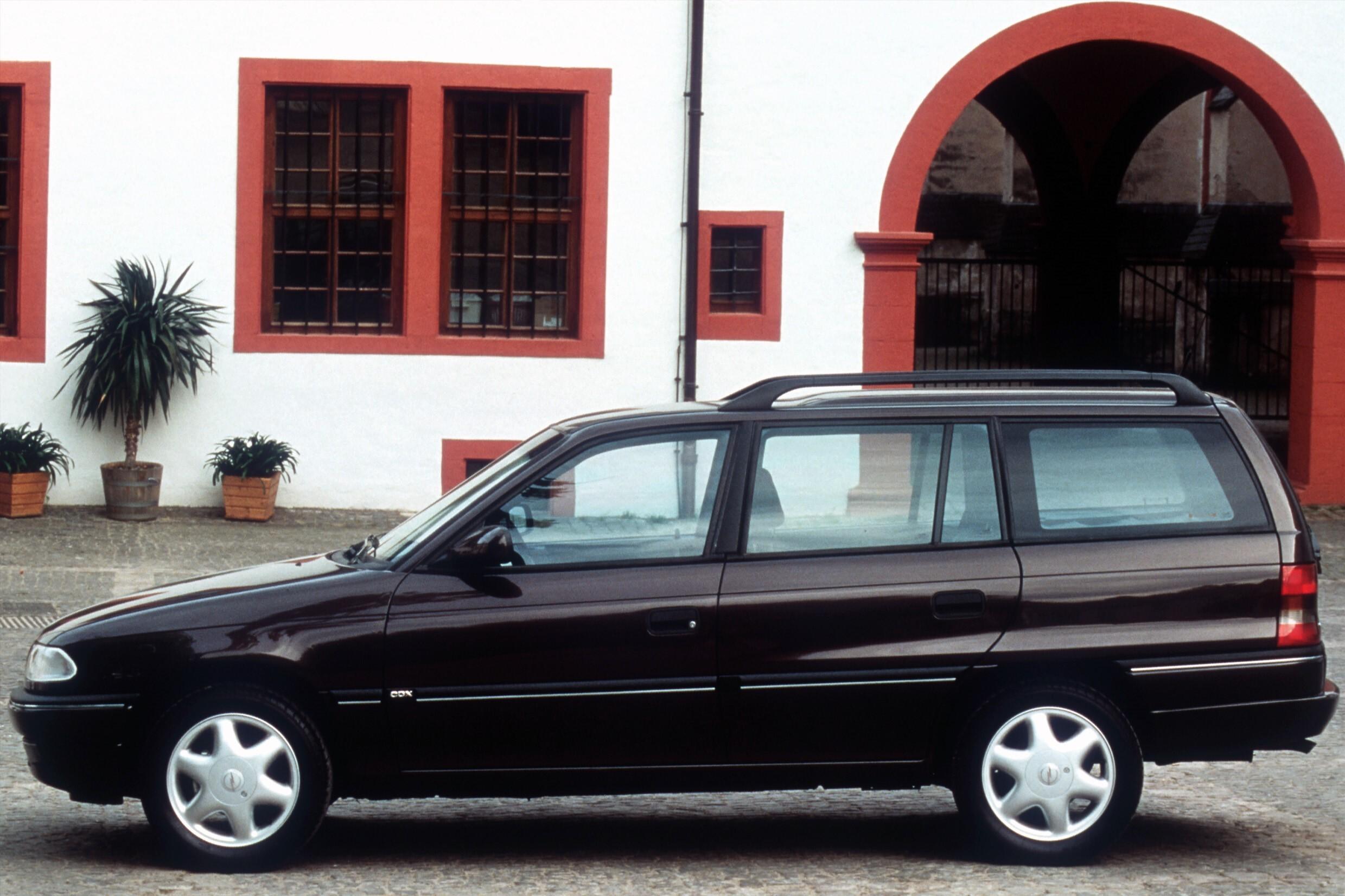 Опель универсал f. Opel Astra 1994 универсал. Опель Astra f 1995 универсал. Opel Astra f 1998 универсал.