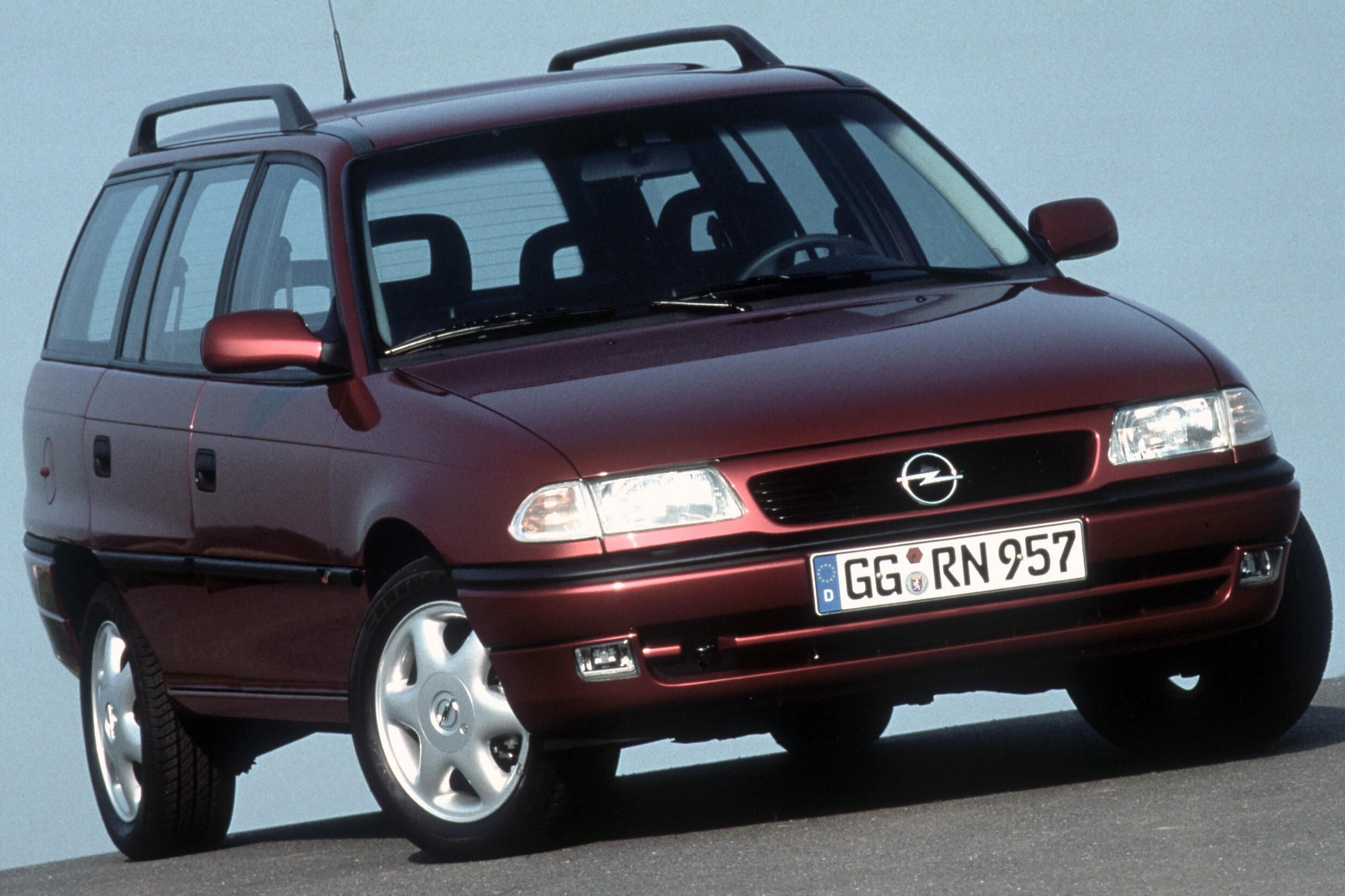 Опель 1 поколение. Opel Astra f 1997 универсал. Opel Astra 1997 универсал. Opel Astra 1994 универсал.