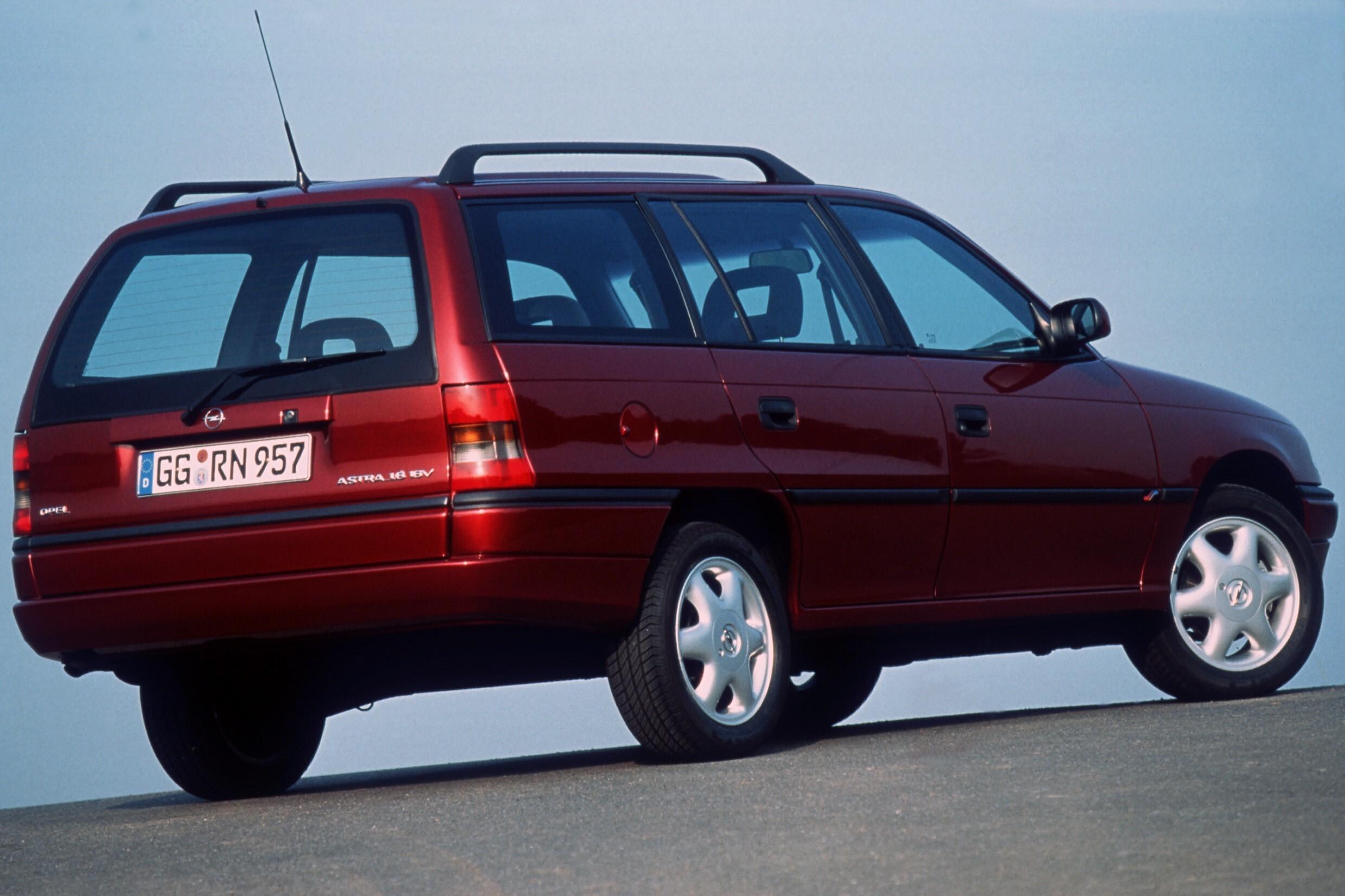 Опель универсал f. Opel Astra Caravan 1996. Opel Astra f 1994 Caravan. Opel Astra Caravan 1995.