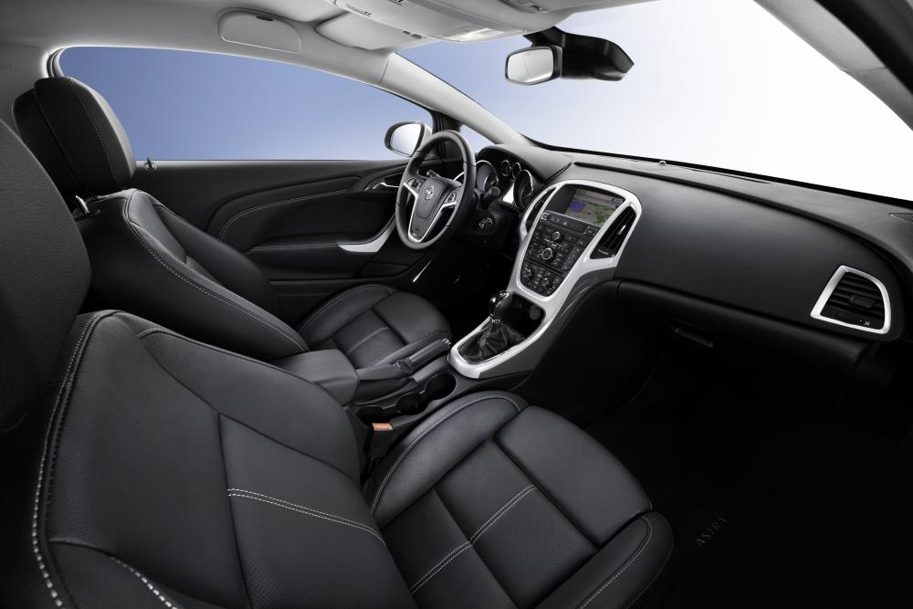 Opel Astra 4 поколение J [рестайлинг] (2011-2015) GTC хетчбэк 3-дв. интерьер 