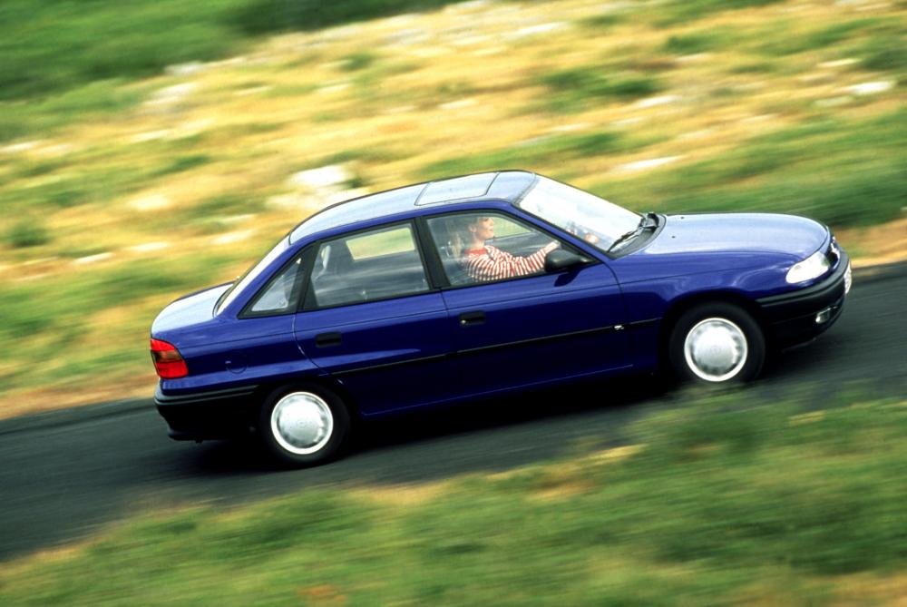 Opel Astra 1 поколение F [рестайлинг] (1994-1998) Седан