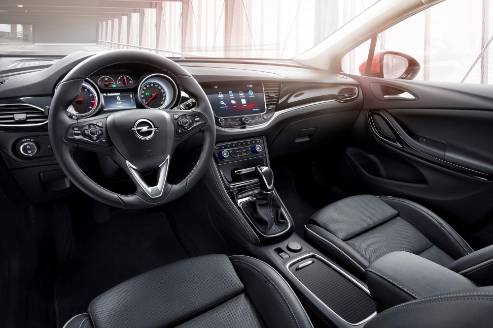 Opel Astra K (2015-2018) Хетчбэк интерьер 