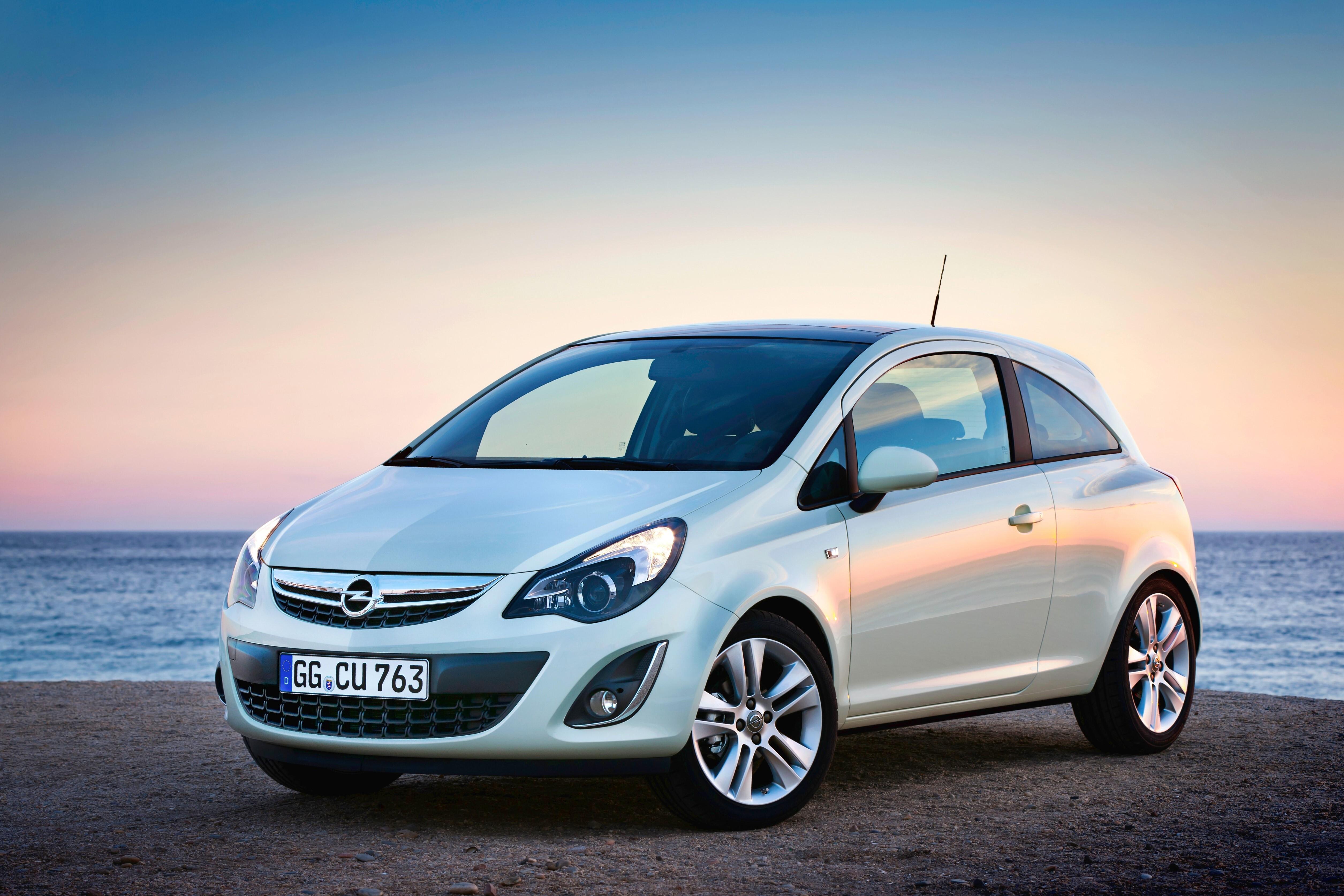 Opel corsa отзывы. Opel Corsa 4. Опель Корса 3дв. Opel Corsa 3 дверный. Опель Корса д 3дв.