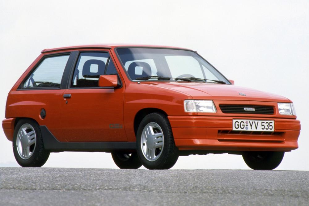 Opel Corsa A [2-й рестайлинг] (1990-1993) GSi хетчбэк 3-дв.