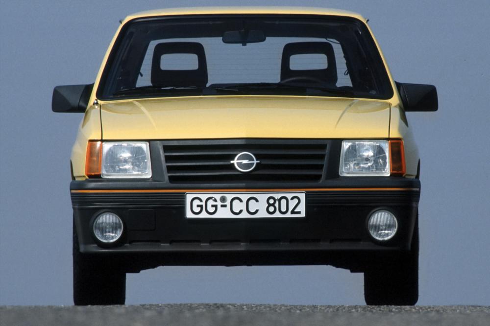Opel Corsa 1 поколение A (1985-1987) GT хетчбэк 3-дв.