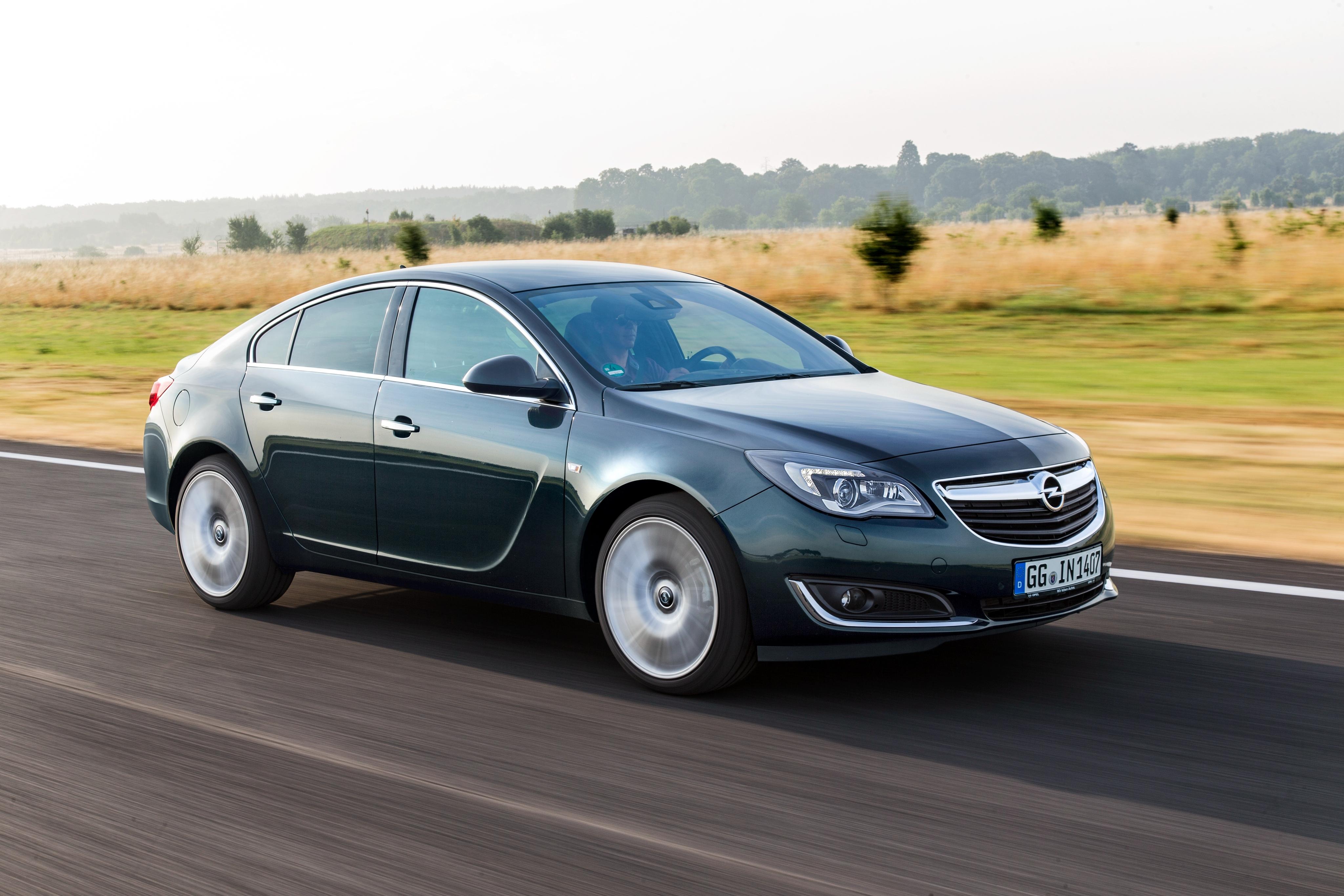 Б у авто опели. Opel Insignia 2014. Опель Инсигния седан 2014. Opel Insignia 2. Опель Инсигния 1.