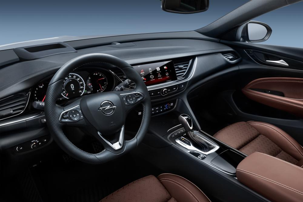 Opel Insignia B Grand Sport лифтбэк интерьер