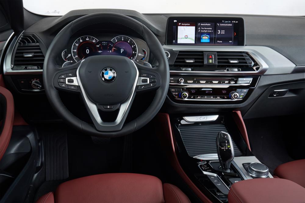 BMW X4 2 поколение G02 (2018) Кроссовер интерьер 