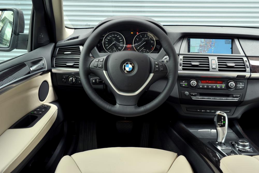 BMW X5 2 поколение E70 [рестайлинг] (2010-2013) Кроссовер интерьер 