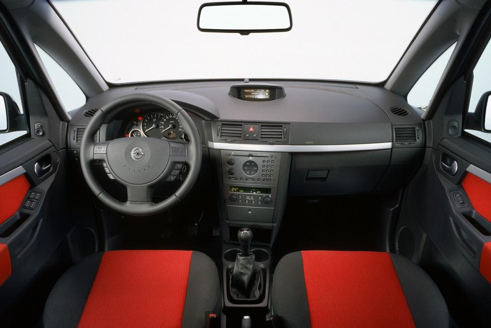 Opel Meriva 1 поколение (2003-2006) Минивэн интерьер 
