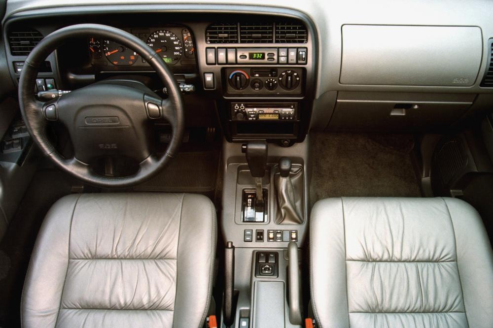 Opel Monterey 1 поколение [рестайлинг] (1998-1999) Внедорожник 5-дв. интерьер 