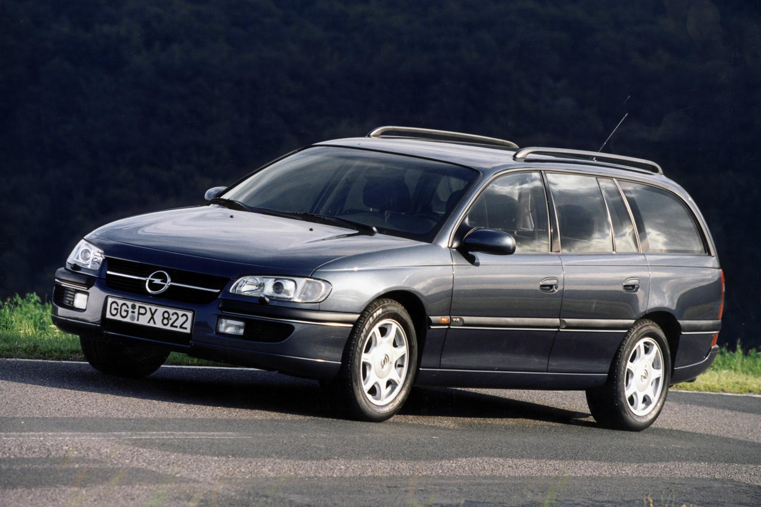 Опель омега б 5. Opel Omega универсал. Опель Омега универсал 1994. Opel Omega 2 универсал. Opel Omega b Caravan.