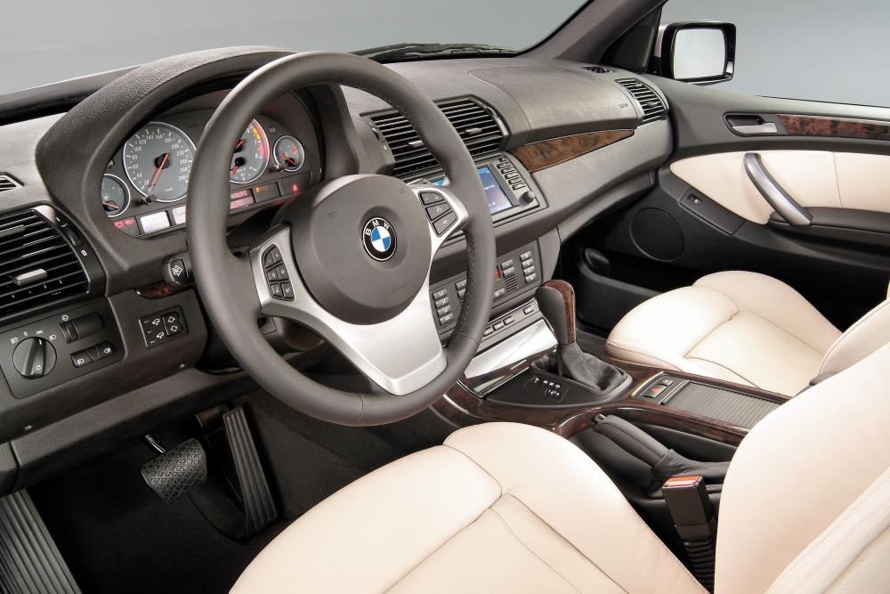BMW X5 E53 первое поколение рестайлинг интерьер 