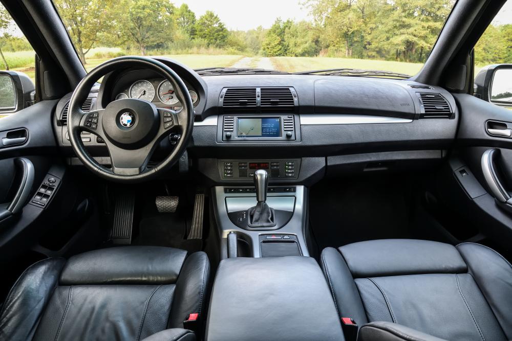 BMW X5 E53 первое поколение рестайлинг интерьер 