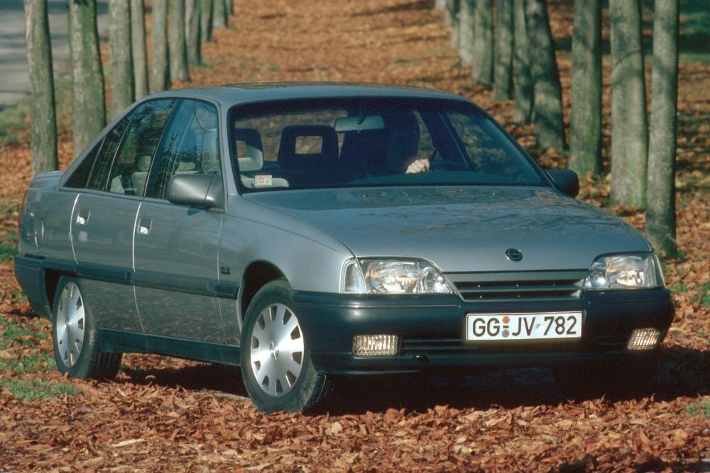 Opel Omega 1 поколение A (1986-1990) Седан
