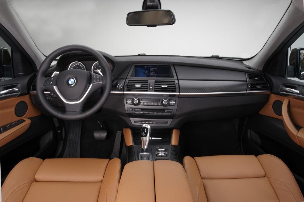 BMW X6 1 поколение E71 рестайлинг интерьер