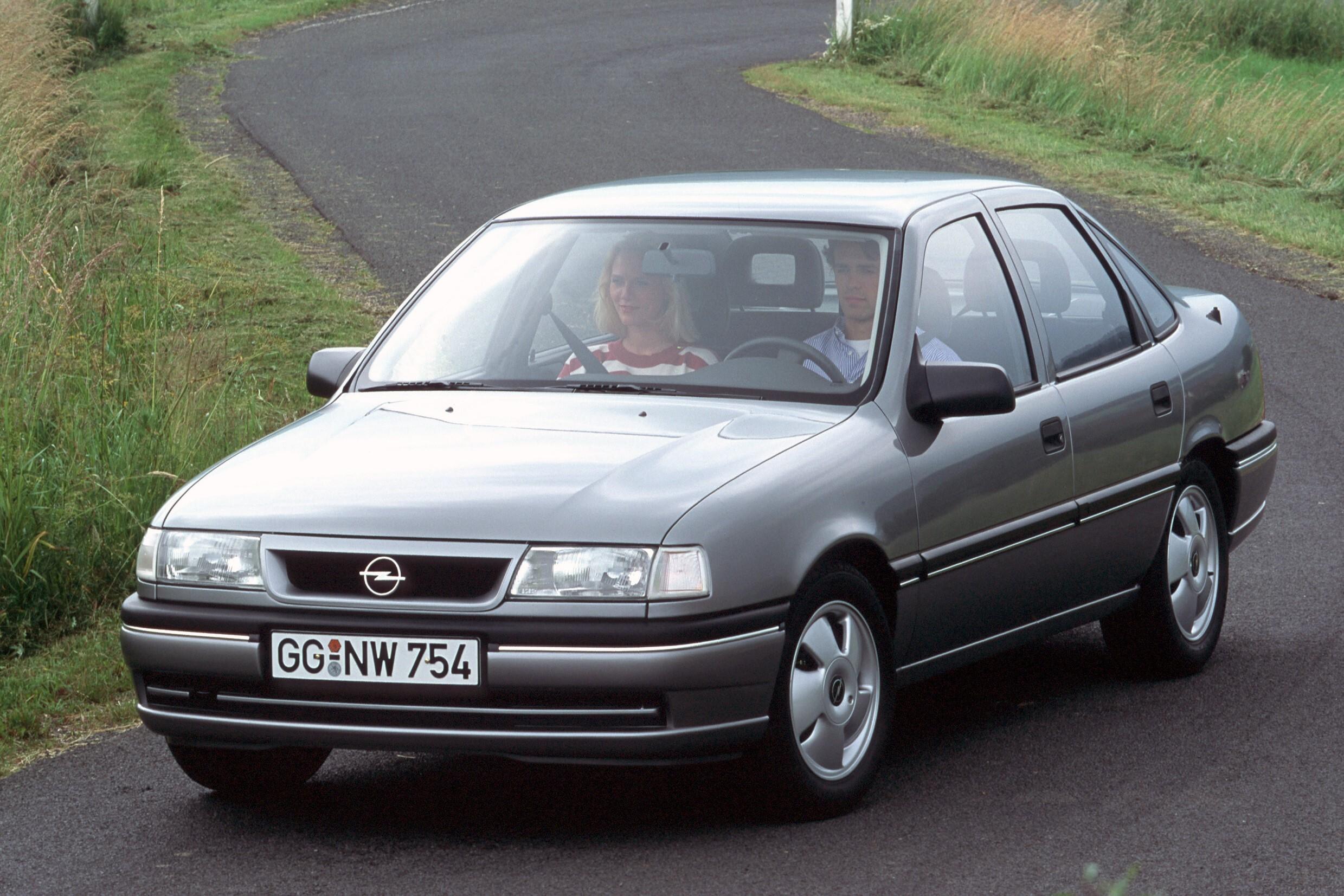 Опель вектра 98 года. Opel Vectra 95. Опель Вектра 1995 седан. Опель Вектра 1.6 1995. Opel Vectra a седан 1995.