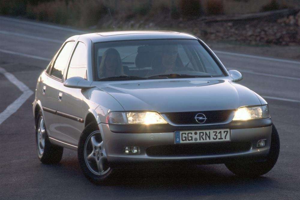 Opel Vectra 2 поколение B (1995-1999) Хетчбэк