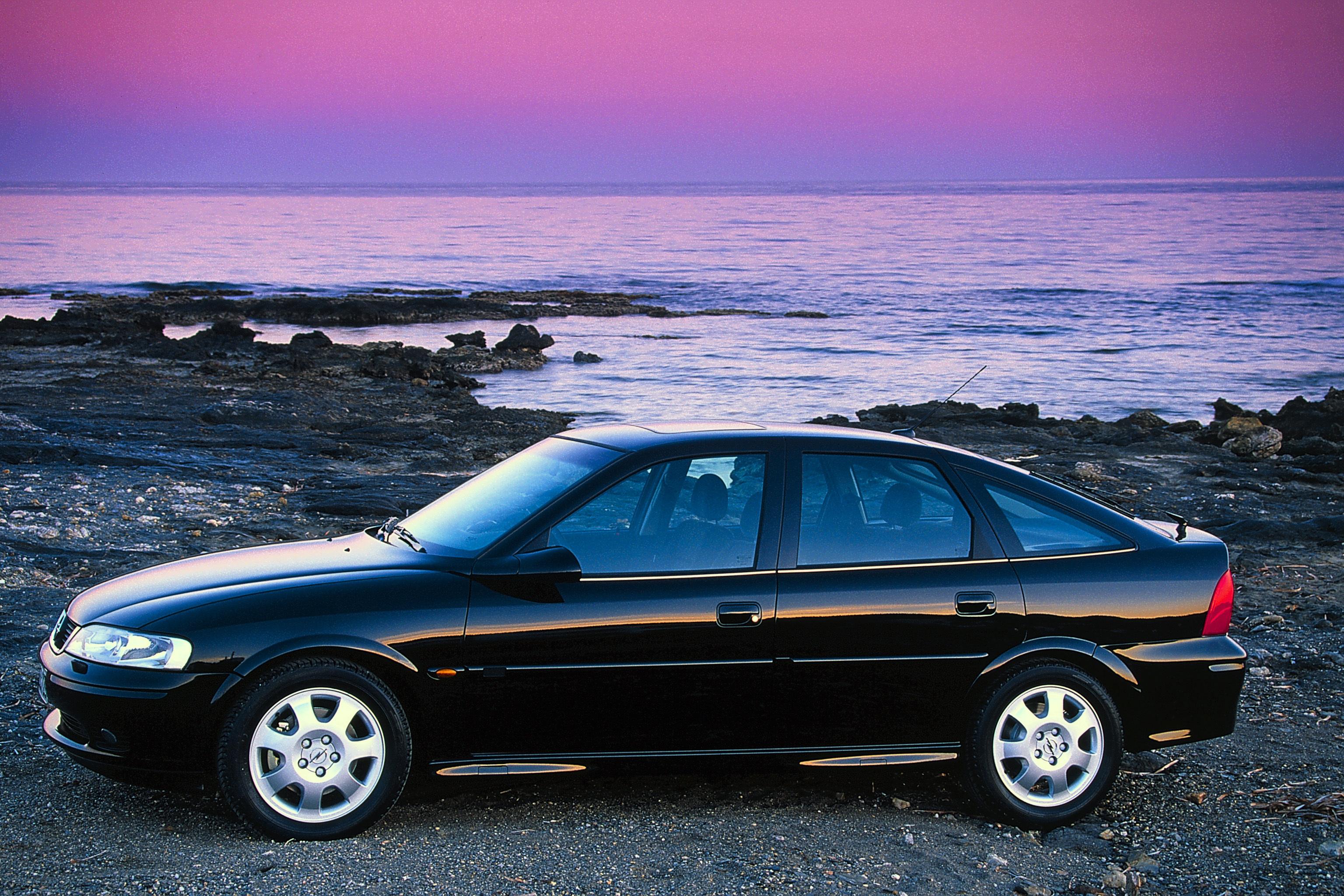 Новый опель вектра б. Опель Вектра 1999 хэтчбек. Opel Vectra b 1.6. Opel Vectra b хэтчбек 1999. Опель Вектра 1999.